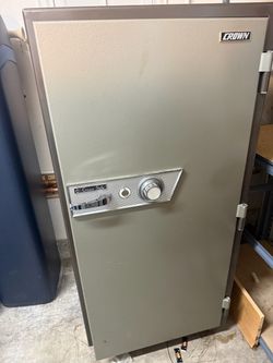 Crown Large Floor Safe with Combination Lock