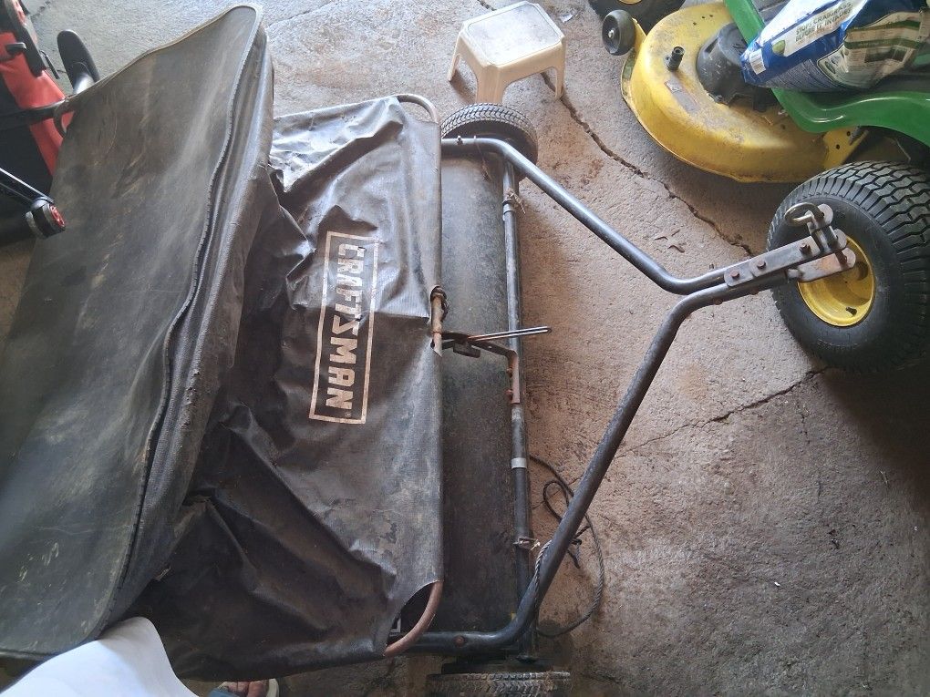 CRAFTSMAN LAWN/LEAF SWEEPER