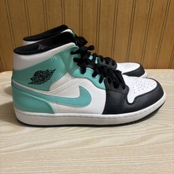 Jordan 1 Mid “Tropical Twist Igloo”