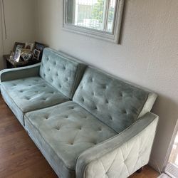 Couch / Bed 