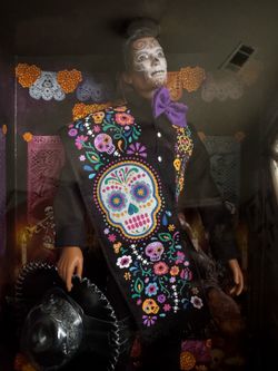 Dia de los muertos collection doll