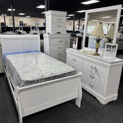 Twin/Full/Quenn/King Bedroom Set. 🚚WE DELIVER🚚