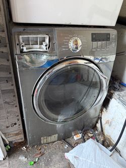 Stackable washer and dryer Free as is