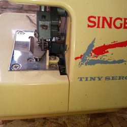 Singer Tiny Surgeon Sewing Machine Hi-Lo Foot Pedal