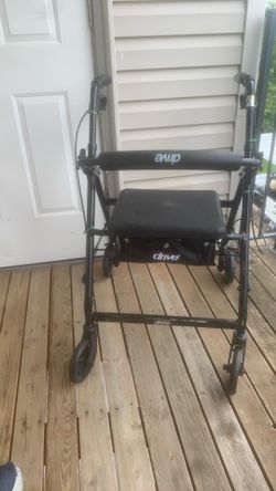 walker and roller chair  (drive)  20$ obo