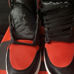 Jordan’s 1 Retro Valentine Size 7 Youth