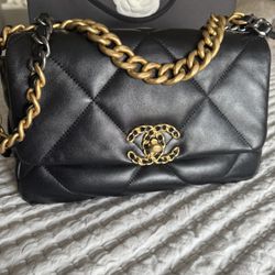 Chanel 19 Bag 