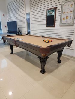 8' Olhausen Pool Table in great condition