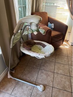 Fisher Price Nature’s Touch Baby Papasan Cradle Swing