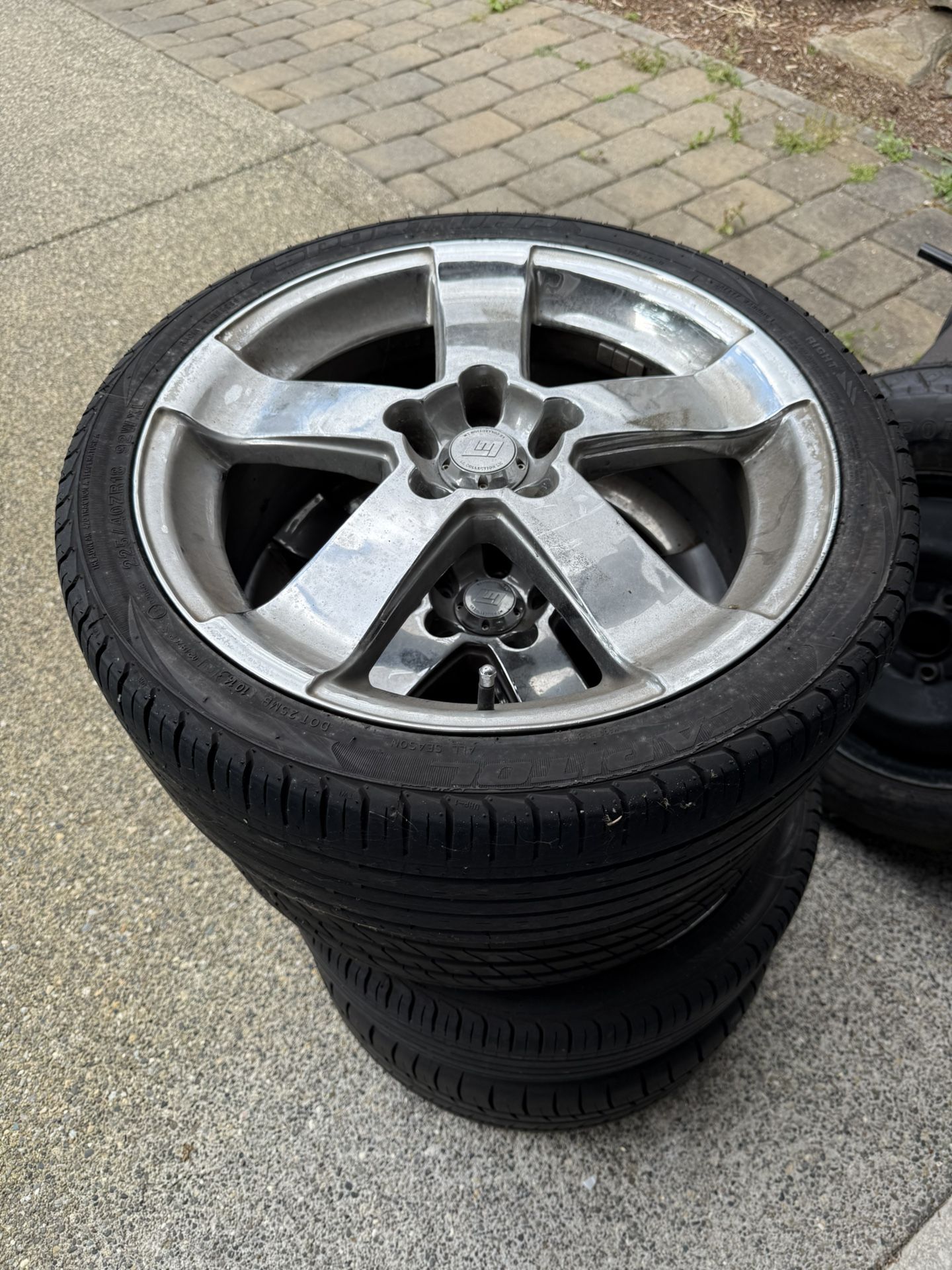 18 Inch Chrome Wheels Rims Honda Acura 5x114.3 (or 5x4.5")