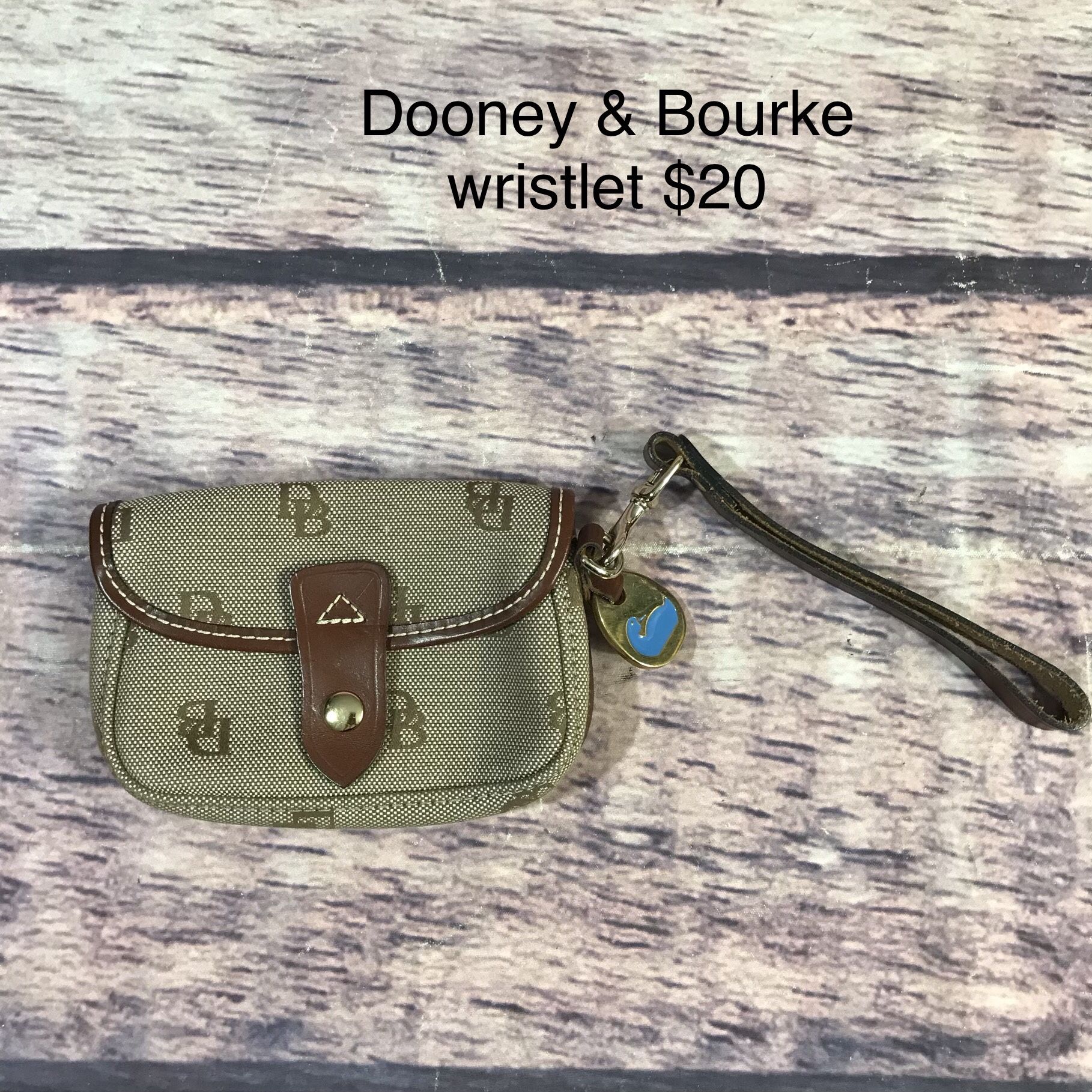 Dooney & Bourke wristlet