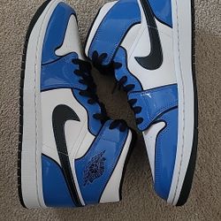 Air Jordan 1 Mid Size 10.5 Men/12wmns 