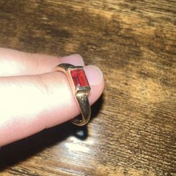 14k Gold Garnet Ring