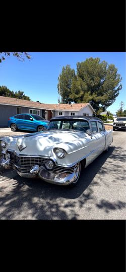 1954 Cadillac Fleetwood  car baby blue everything inside out original it runs good moving ASAP