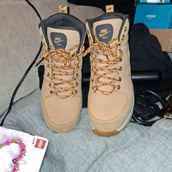 Manoa Leather Nikes Boots 