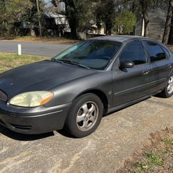 2004 Ford Taurus