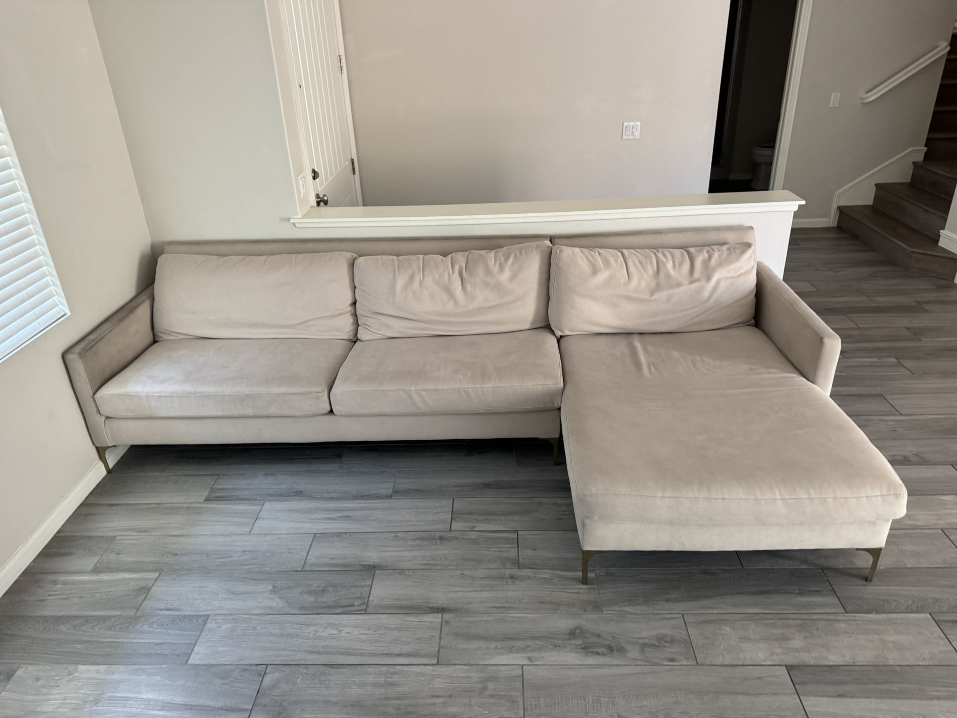 Basset Sectional Couch DELIVERY AVAILABLE
