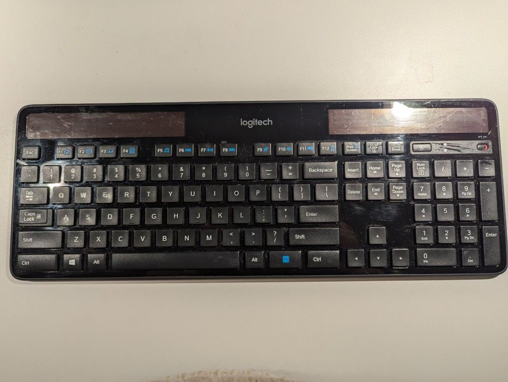 Logitech  K750 Ultra Thin Solar Wireless Keyboard 