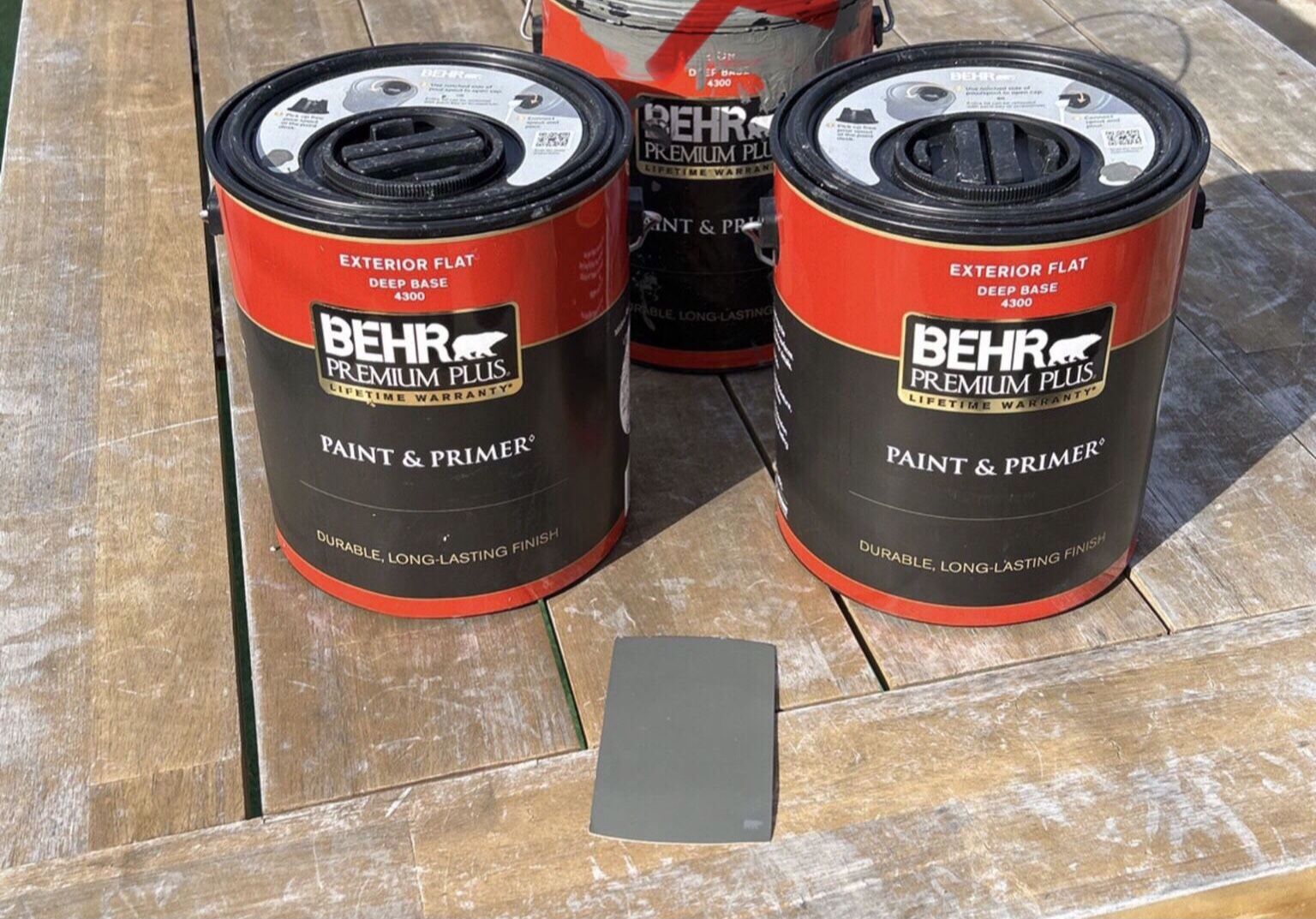 Exterior flat Premium Plus Paint By BEHR/ Base 4300 / Color: Mined Coal