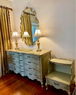 ELEGANT FRENCH BEDROOM SET