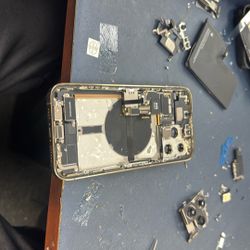 Cameras,screen,battery Available 