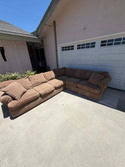 Large Corner Sectional Sofa – Freshly Cleaned, Removable Covers, Great Condition