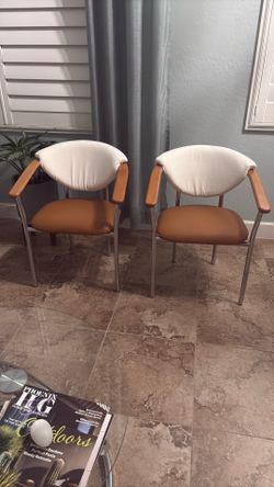 Accent  chairs
