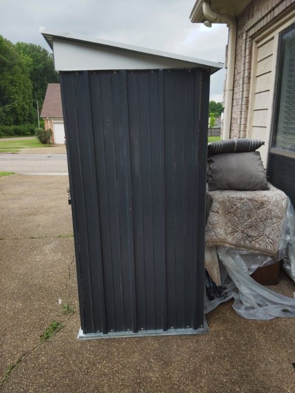 Storage Shed. For Sale 
