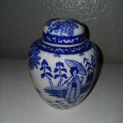 20th Century Porcelain Blue  & White Geishas Ginger Jar 