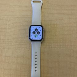 Apple Watch SE 40mm Silver 32GB