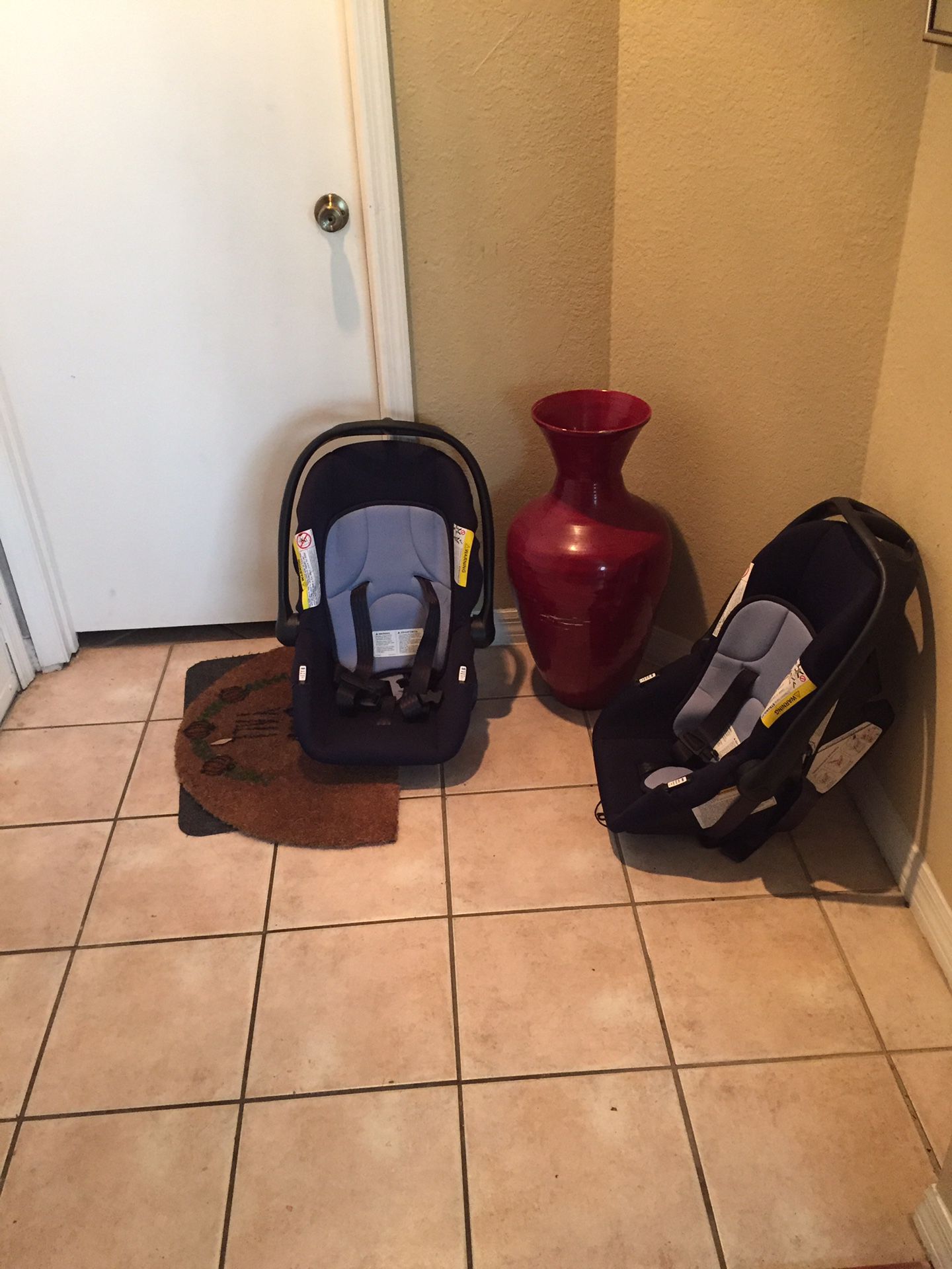 Baby ride car seats $75 for both or $40 for each