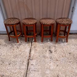 4 Matching Countertop Barstools