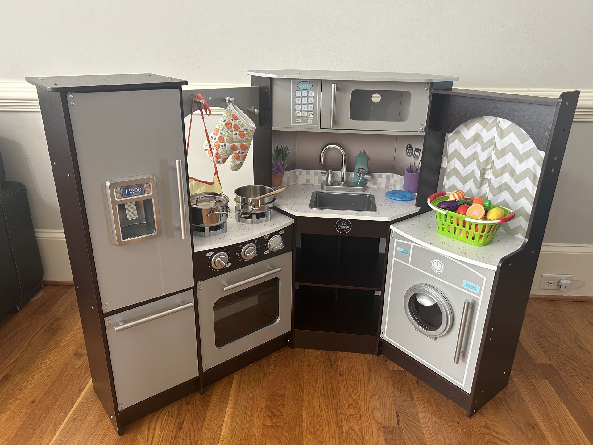 KidKraft Play Kitchen Set