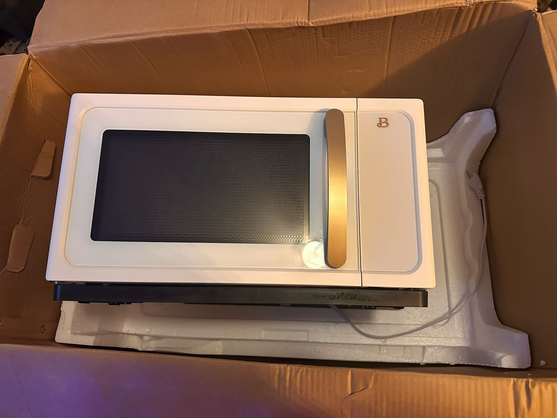 Countertop microwave 