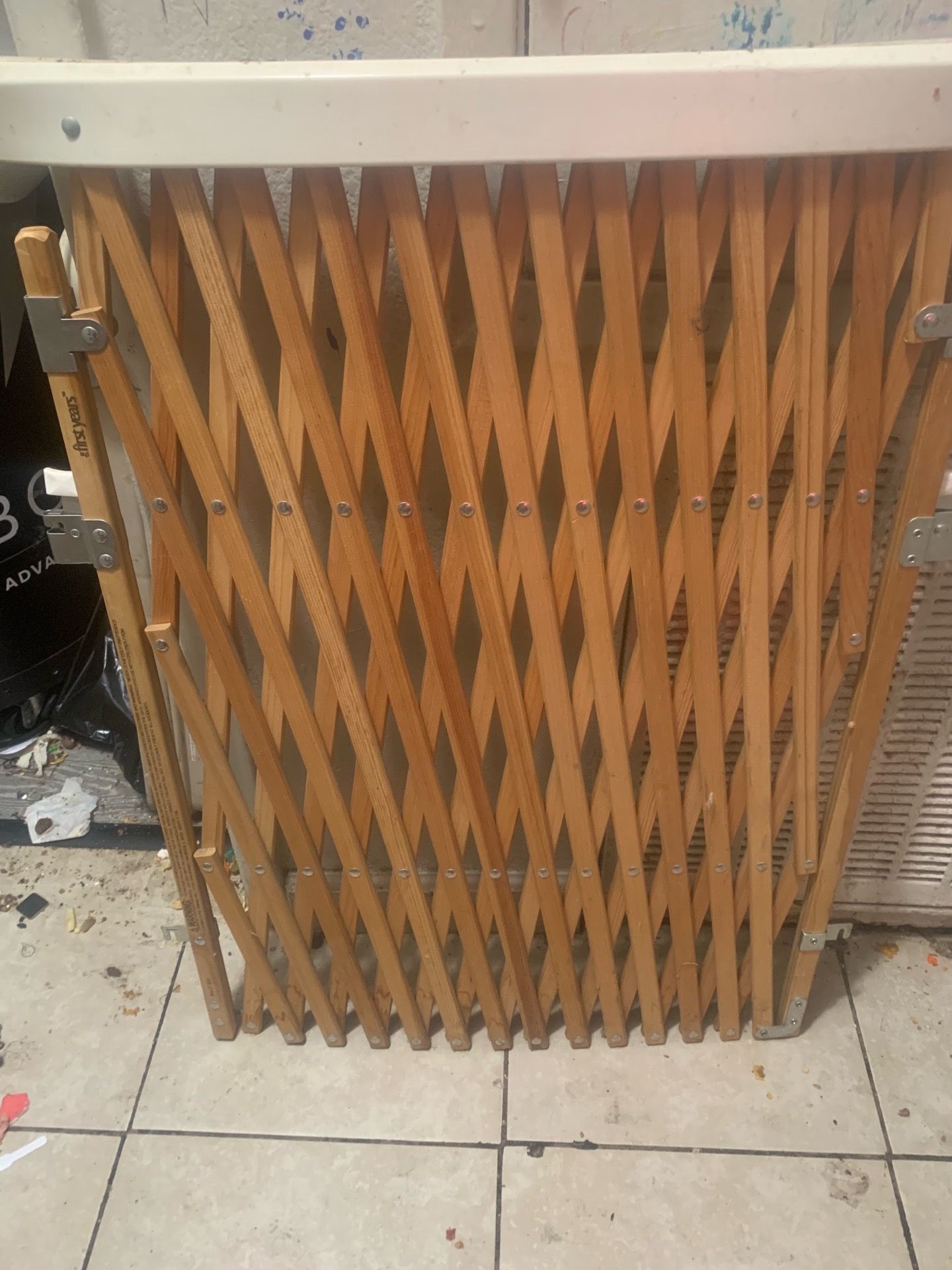 Baby gate