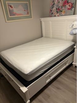 Queen Size Bedroom Set- Including Mattress
