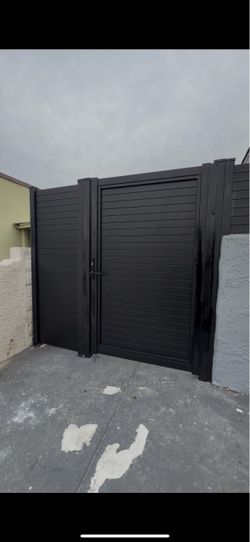 Gate