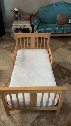 Toddler bed