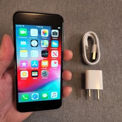 iPhone 6 - UNLOCKED - Like New 