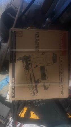 Makita Pneumatic 16-Gauge 7/16 in.Medium Crown Stapler