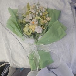 HANDMADECROCHETED BOUQUET BY JELLYFISH