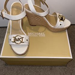 Michael Kors Wedge Sandals Size 8.5 White And Gold