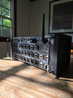 Behringer X-Air XR18 Digital mixer