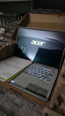 Acer SFG14-73-58EP Intel Core 15 8GB RAM 512GB SSD