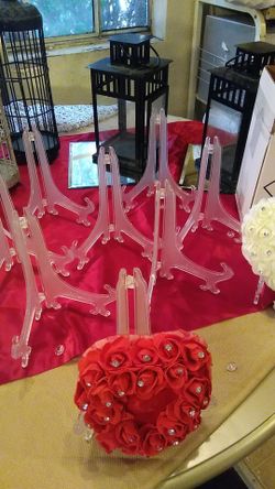 Para decoración de mesa puedes ponerlas como tu quieras son 9 por todas