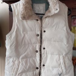 American Eagle Outfitters Womens White Sleeveless Snap Fur Puffer Vest Sz M