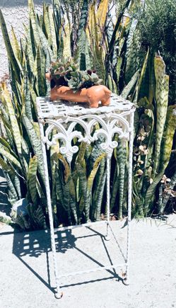 Vintage heavy duty Wrought Iron plant stand, 24 inches - Ornate Fleur-de- Arches Gothic arches- chic, white, distressed patina - excellent shape