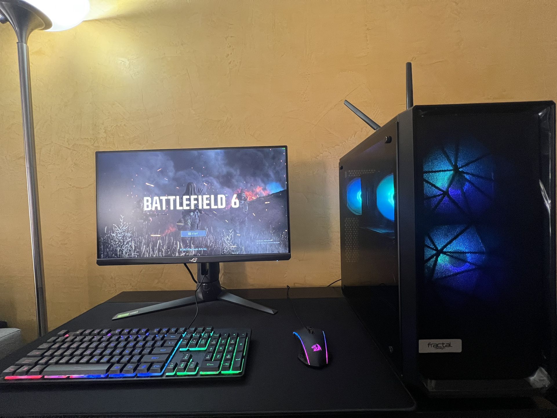 Gamin Pc Set Up Ryzen 5500, RTX 2070, 1TB NVMe Ssd, ASUS Monitor.