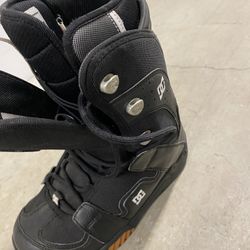 Size 8 skiing kids boots