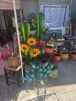 Big sale of vintage items, antiques, art, and more. Saturday, Sunday, and Monday from 11:00 to 5:30.